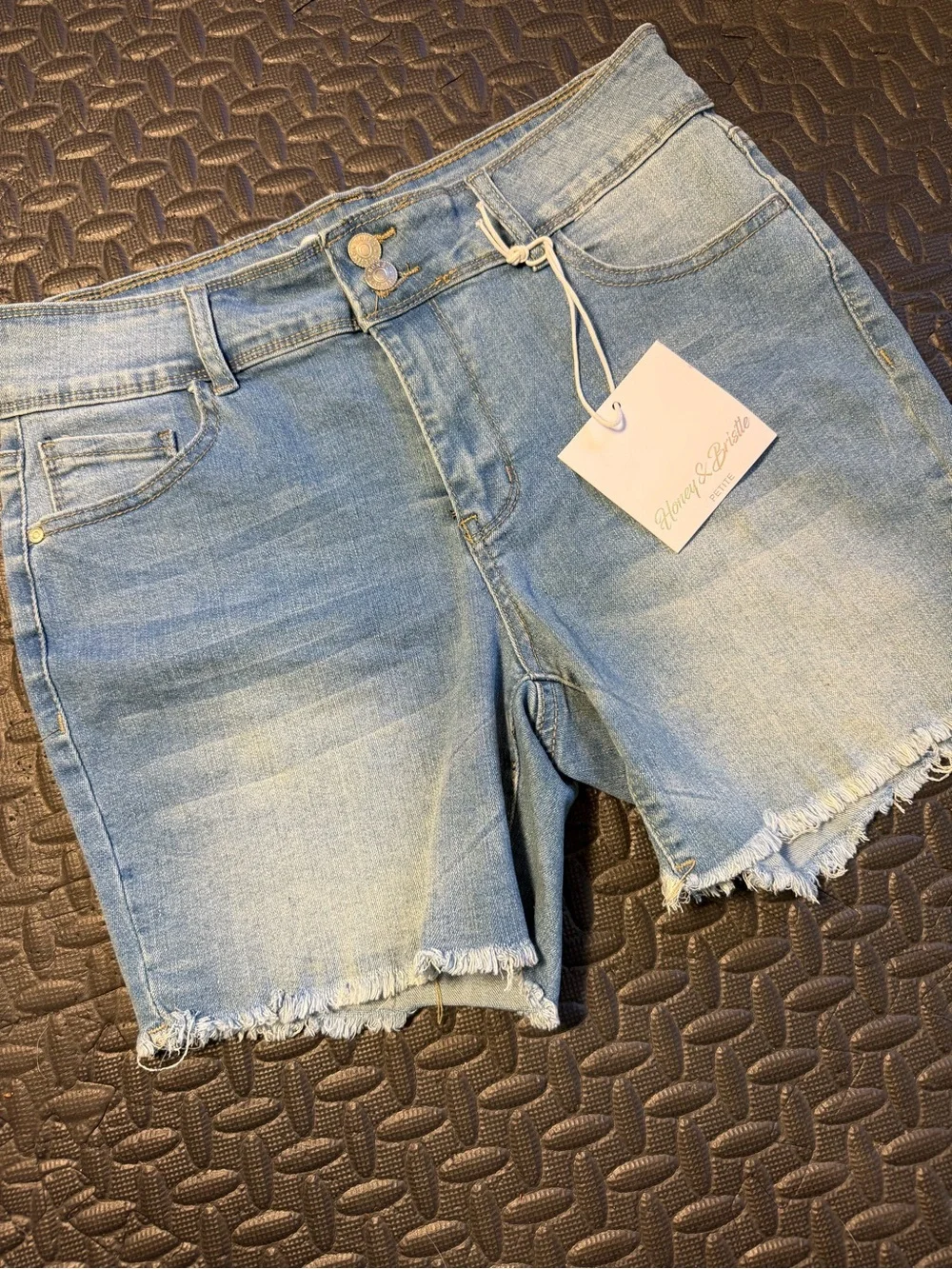 NWT Honey & Bristle Light Wash Distressed Denim Shorts Size 12 Petite